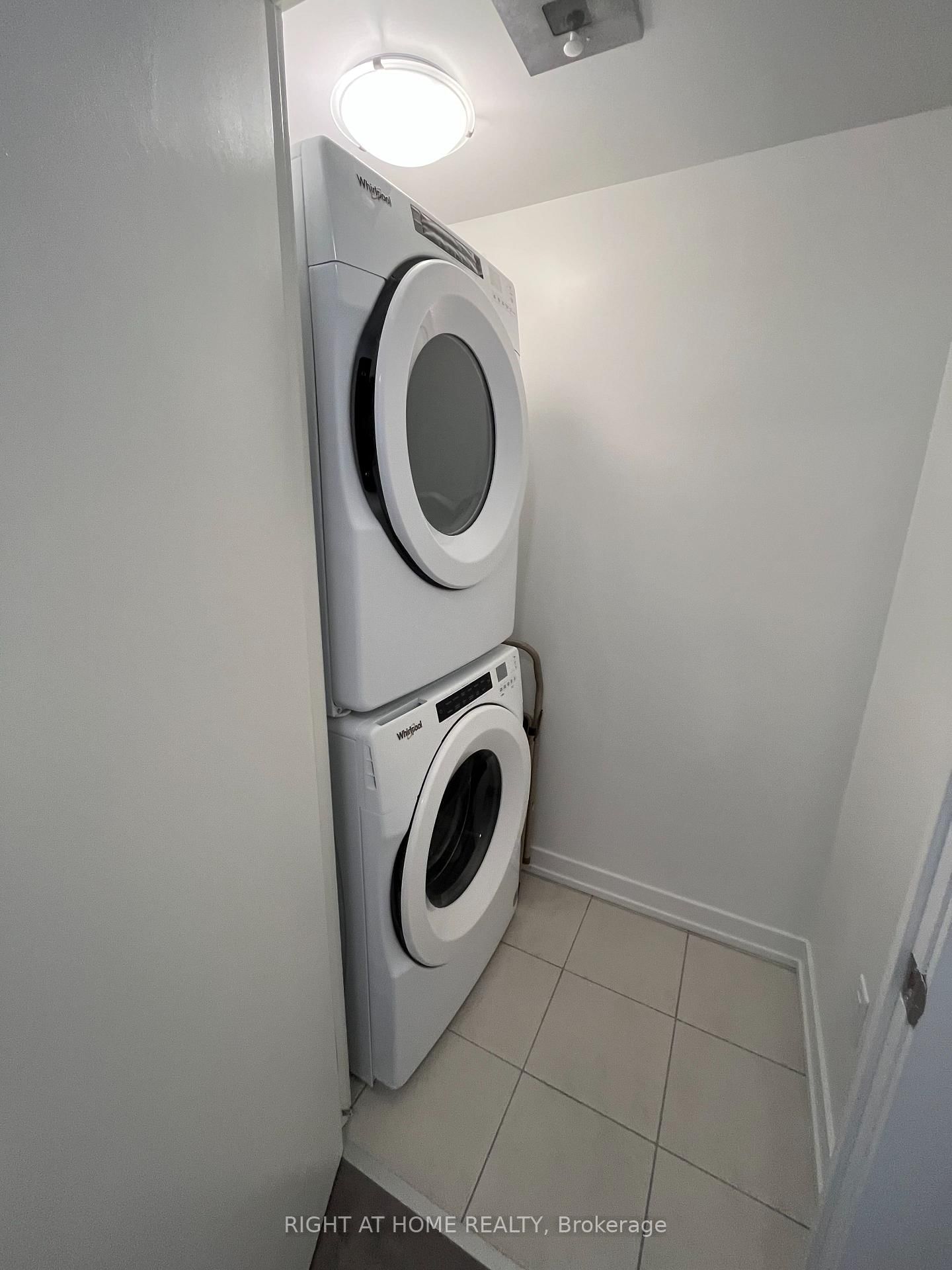 55 Duke Street W, Unit 1501 - Photo 3