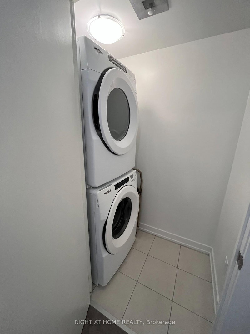 1501 - 55 Duke St W, Kitchener, N2H 0C9 | Image 3