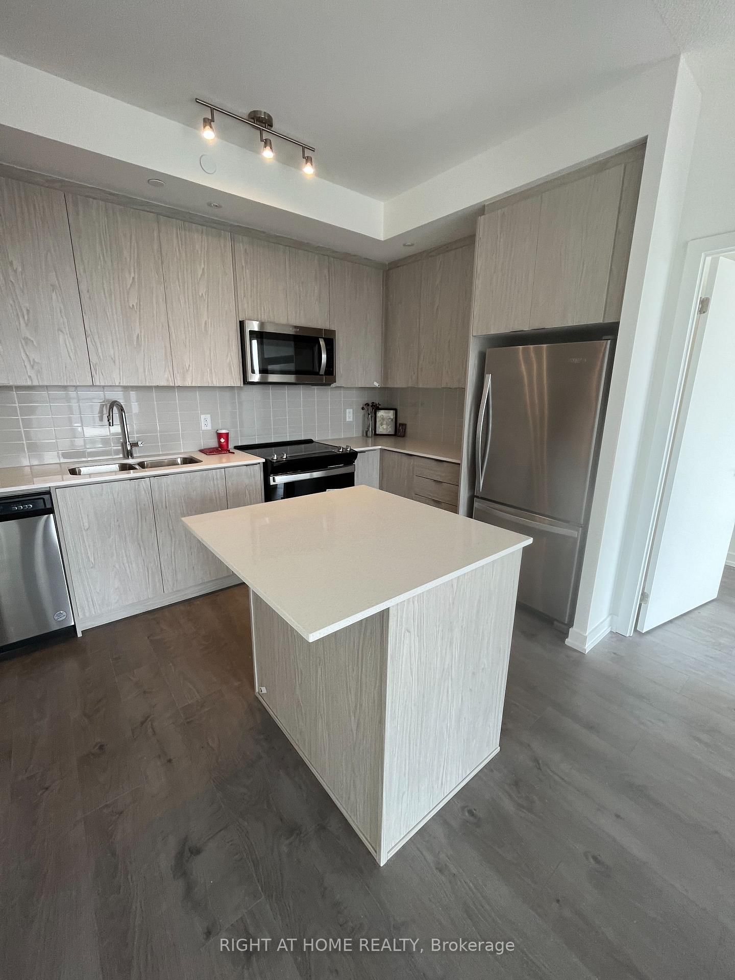 55 Duke Street W, Unit 1501 - Photo 4
