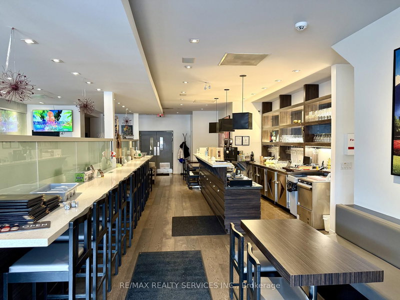 12 Queen St, St. Catharines, L2R 5G3 | Image 3