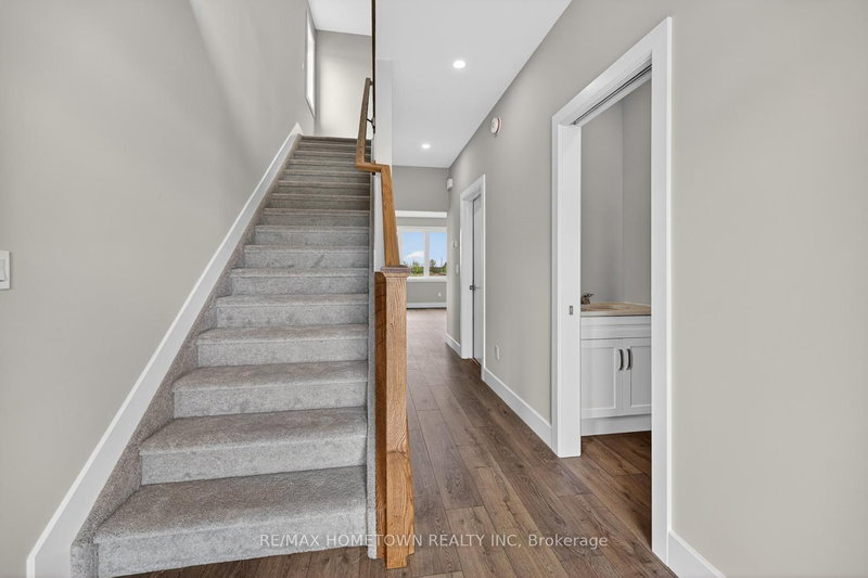 1013 Dobbie Street