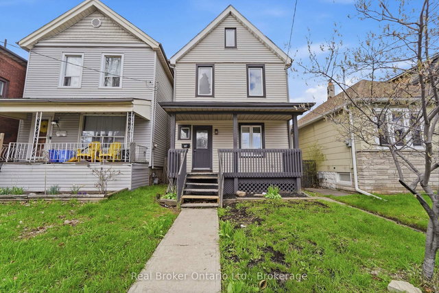 Upper - 167 Rosslyn Avenue N