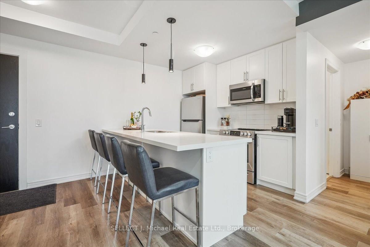 2750 King Street E, Unit 404 - Photo 22