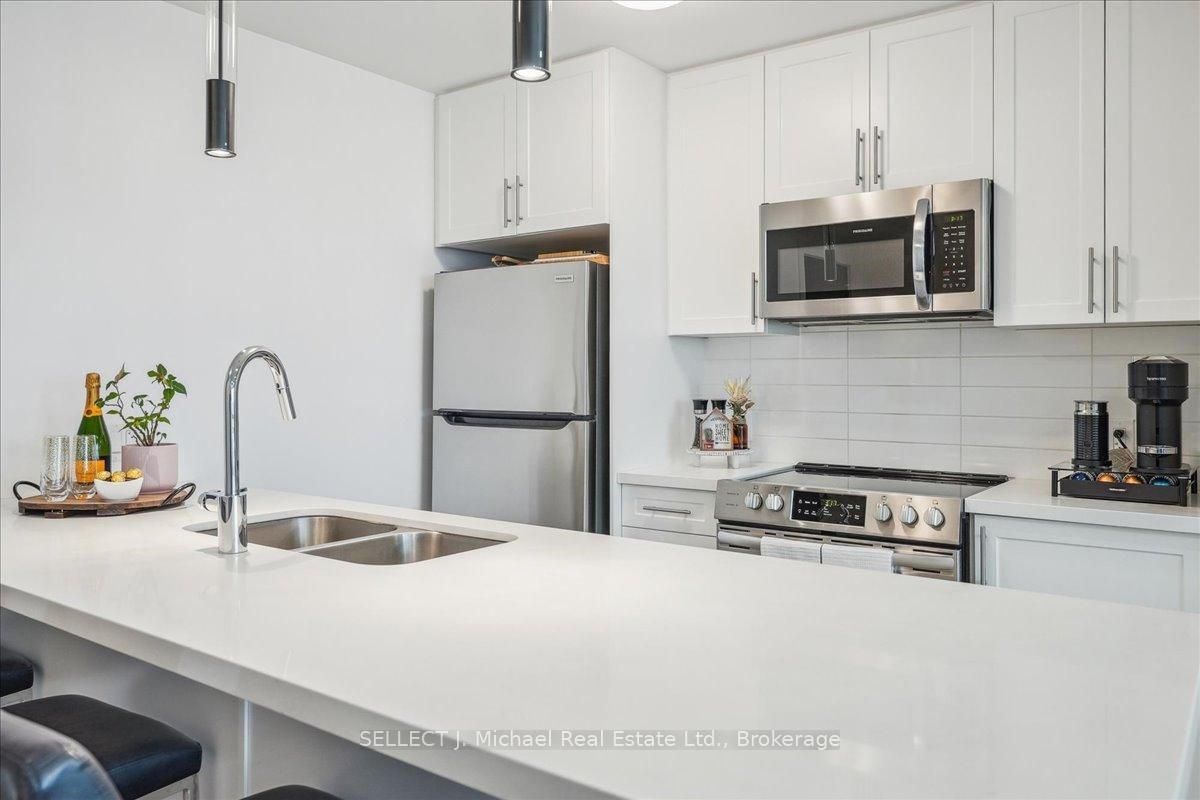 2750 King Street E, Unit 404 - Photo 25