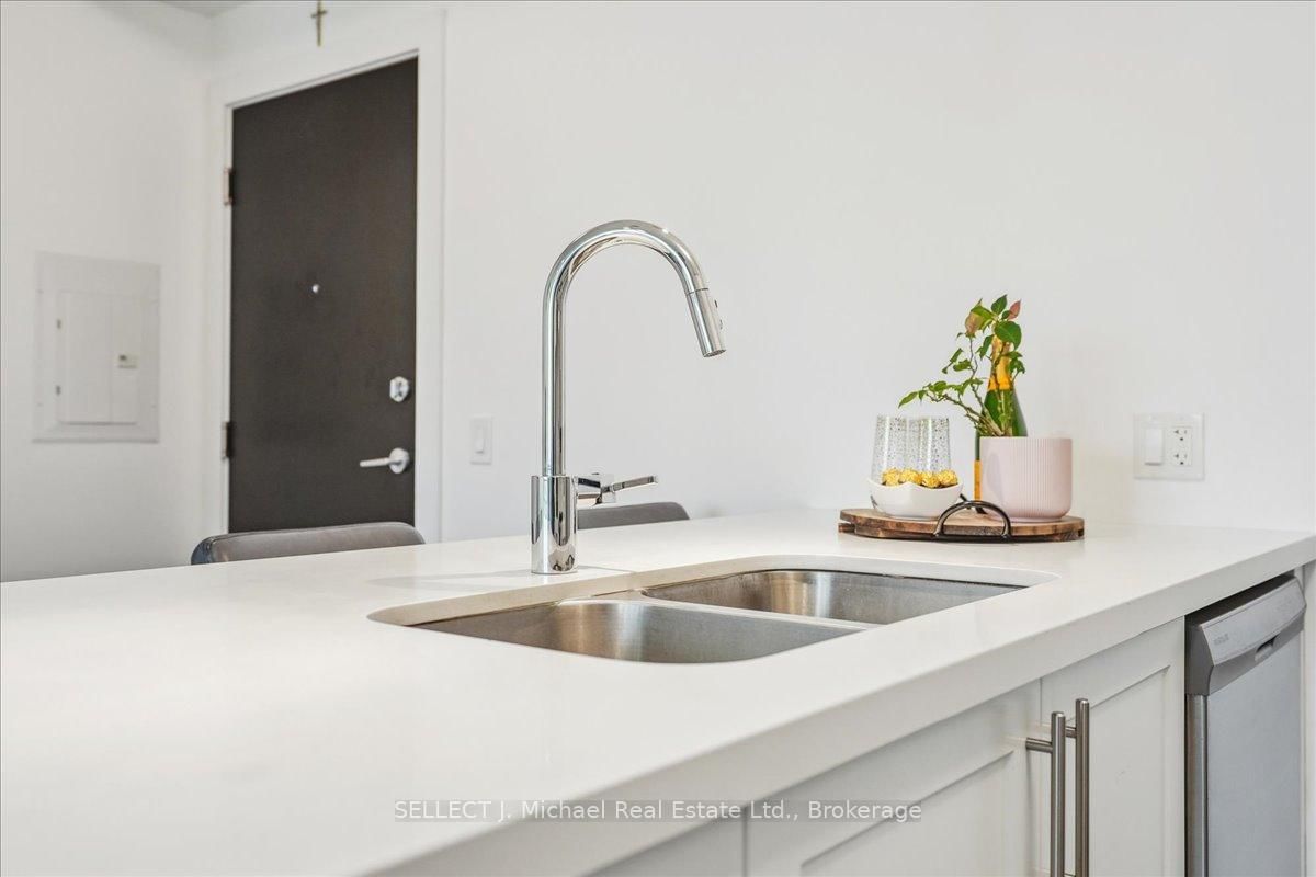 2750 King Street E, Unit 404 - Photo 28