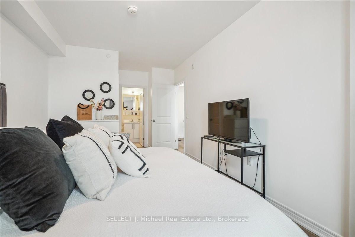 2750 King Street E, Unit 404 - Photo 31