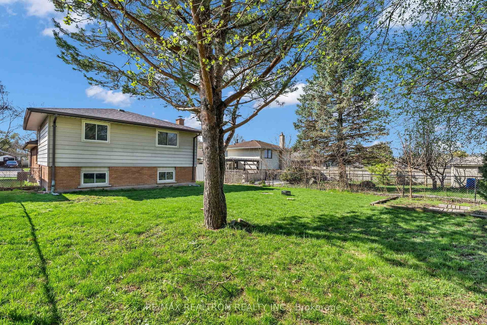 143 Muriel Crescent - Photo 8