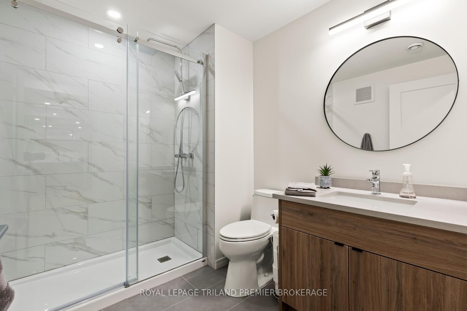 215 North Centre Road, Unit 20 - Photo 32