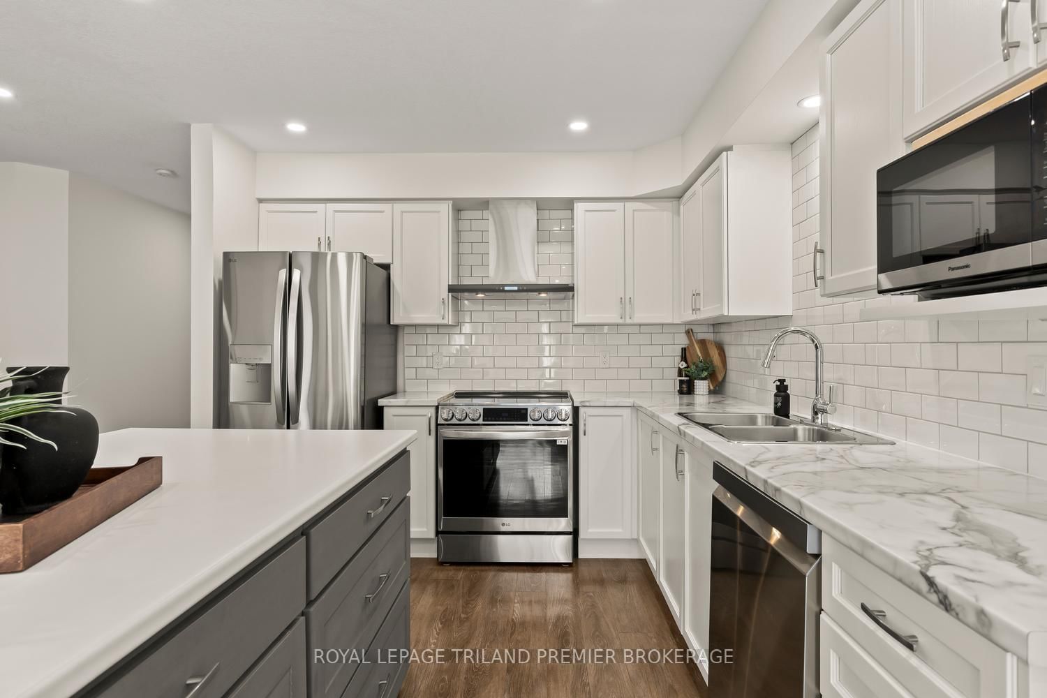 215 North Centre Road, Unit 20 - Photo 7