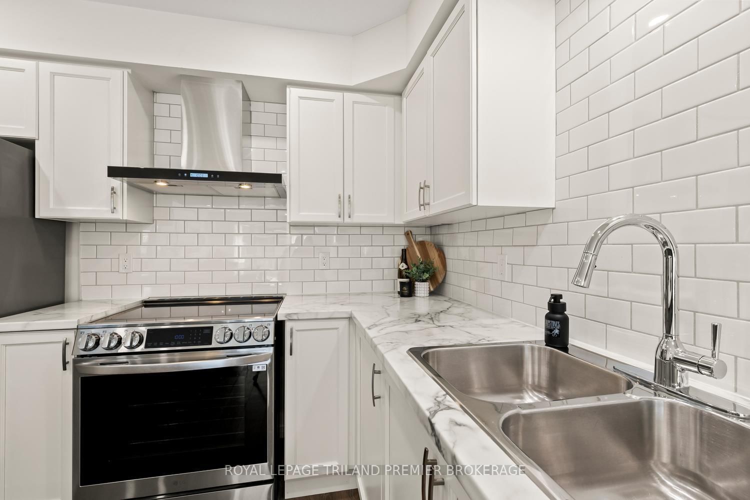 215 North Centre Road, Unit 20 - Photo 9