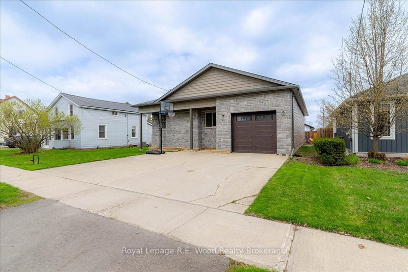 44 Stover St N, Norwich, N0J 1P0 | Image 2