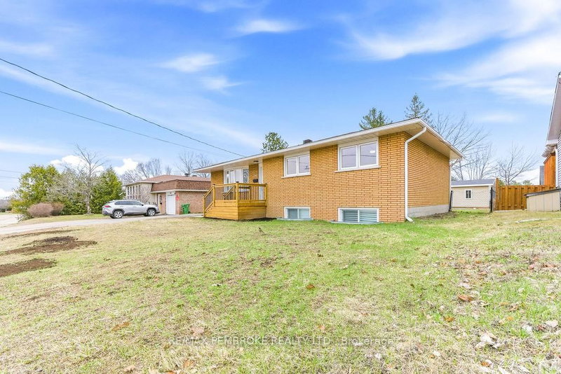 34 John St, Petawawa, K8H 1S7 | Image 3