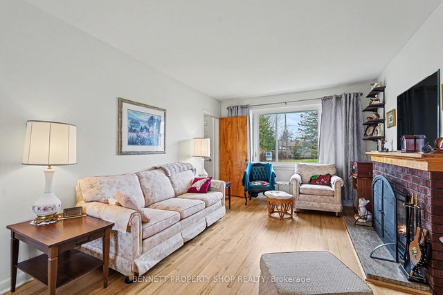 1953 Saunderson Drive