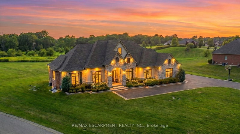 55 Tews Lane, Hamilton, L9H 7N4 | Image 2