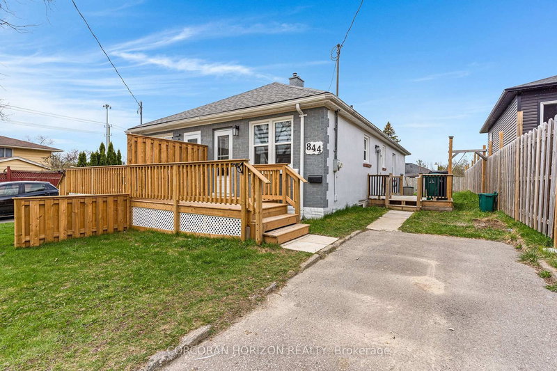844 Stirling Ave S, Kitchener, N2M 3K3 | Image 2