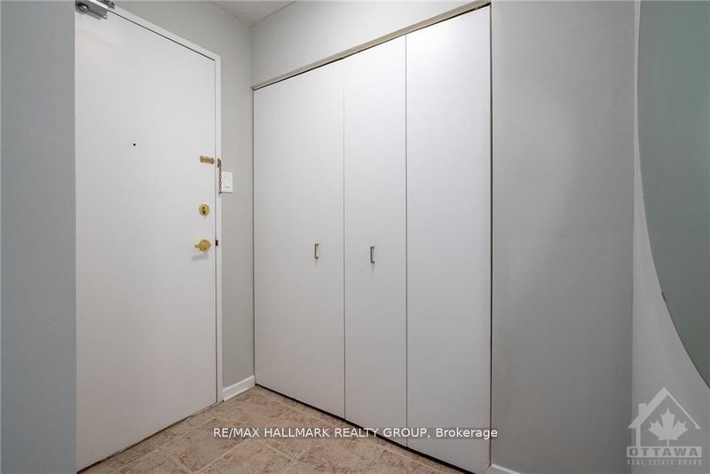 302 - 158C MCARTHUR Ave, Ottawa, K1L 8C9 | Image 2