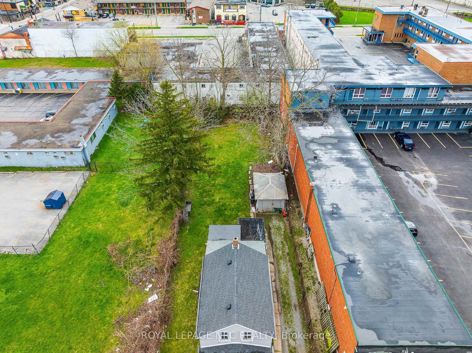 5930 Fallsview Boulevard - Photo 10