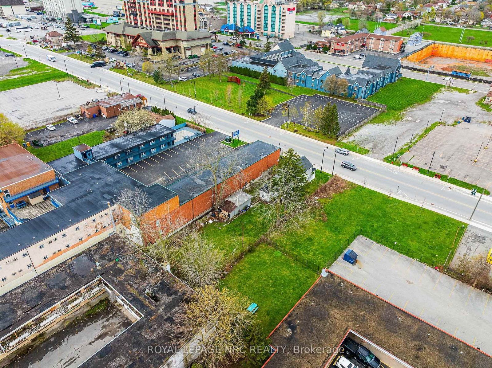 5930 Fallsview Boulevard - Photo 7