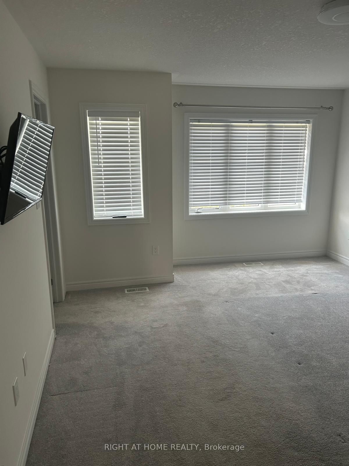 166 DEERPATH Drive, Unit 13 - Photo 8