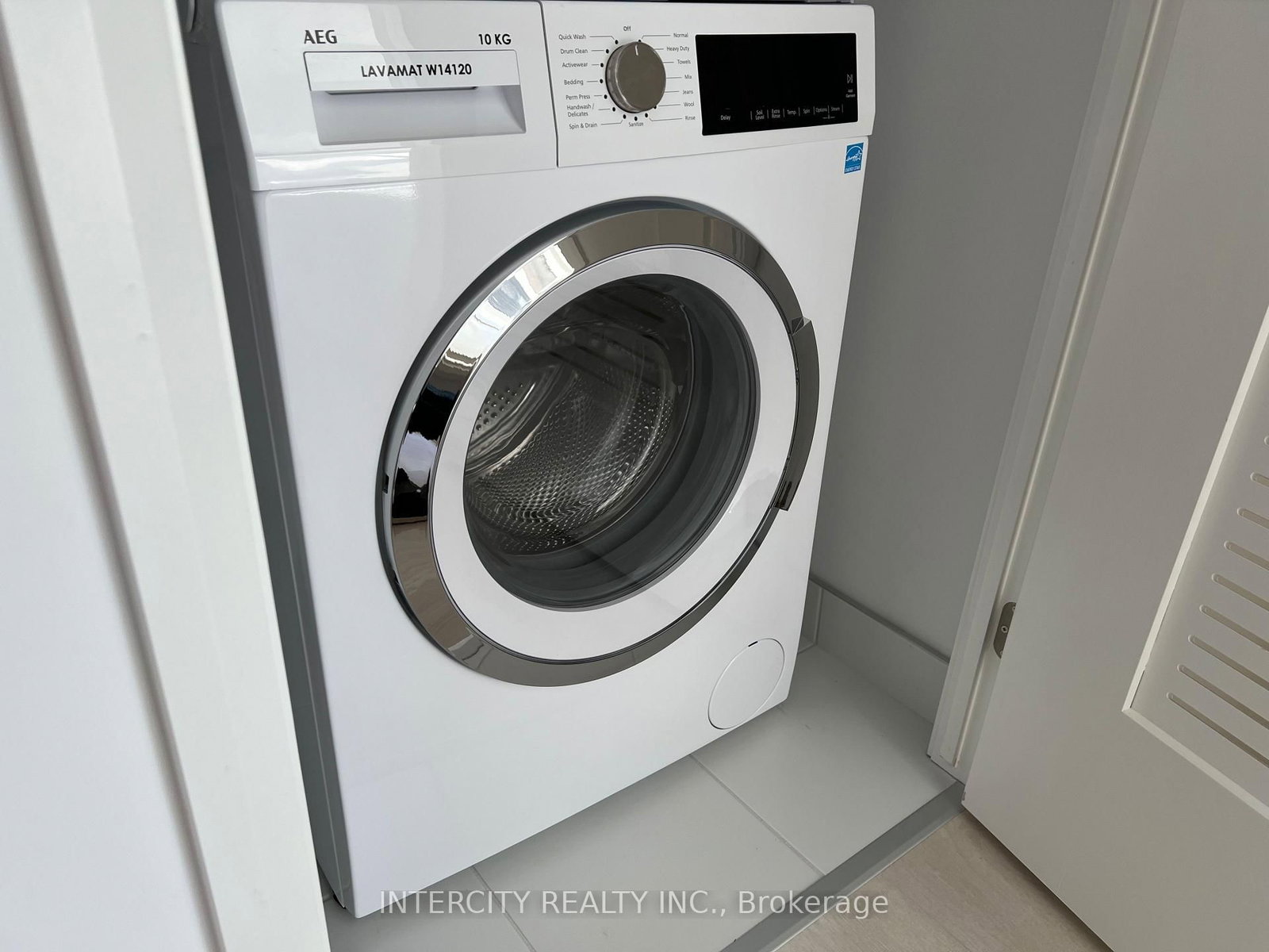 75 James Street S, Unit 312 - Photo 25