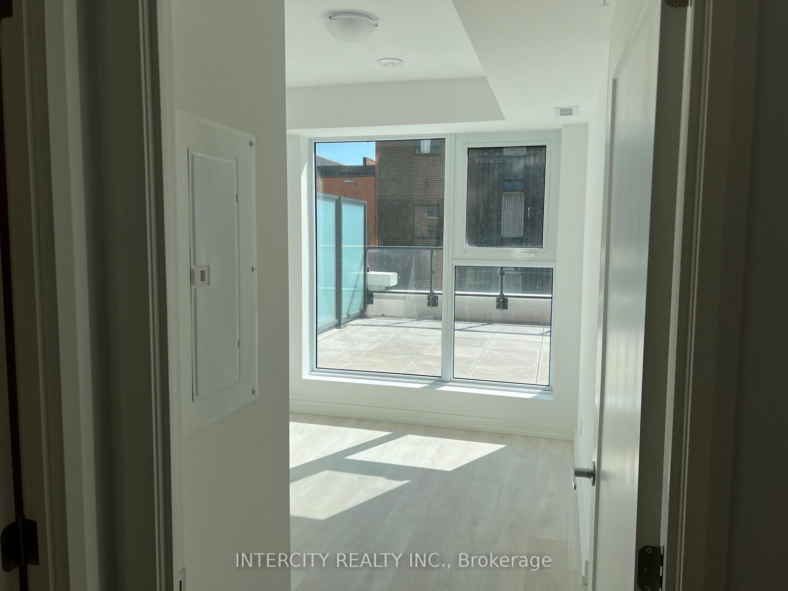 75 James Street S, Unit 312 - Photo 26