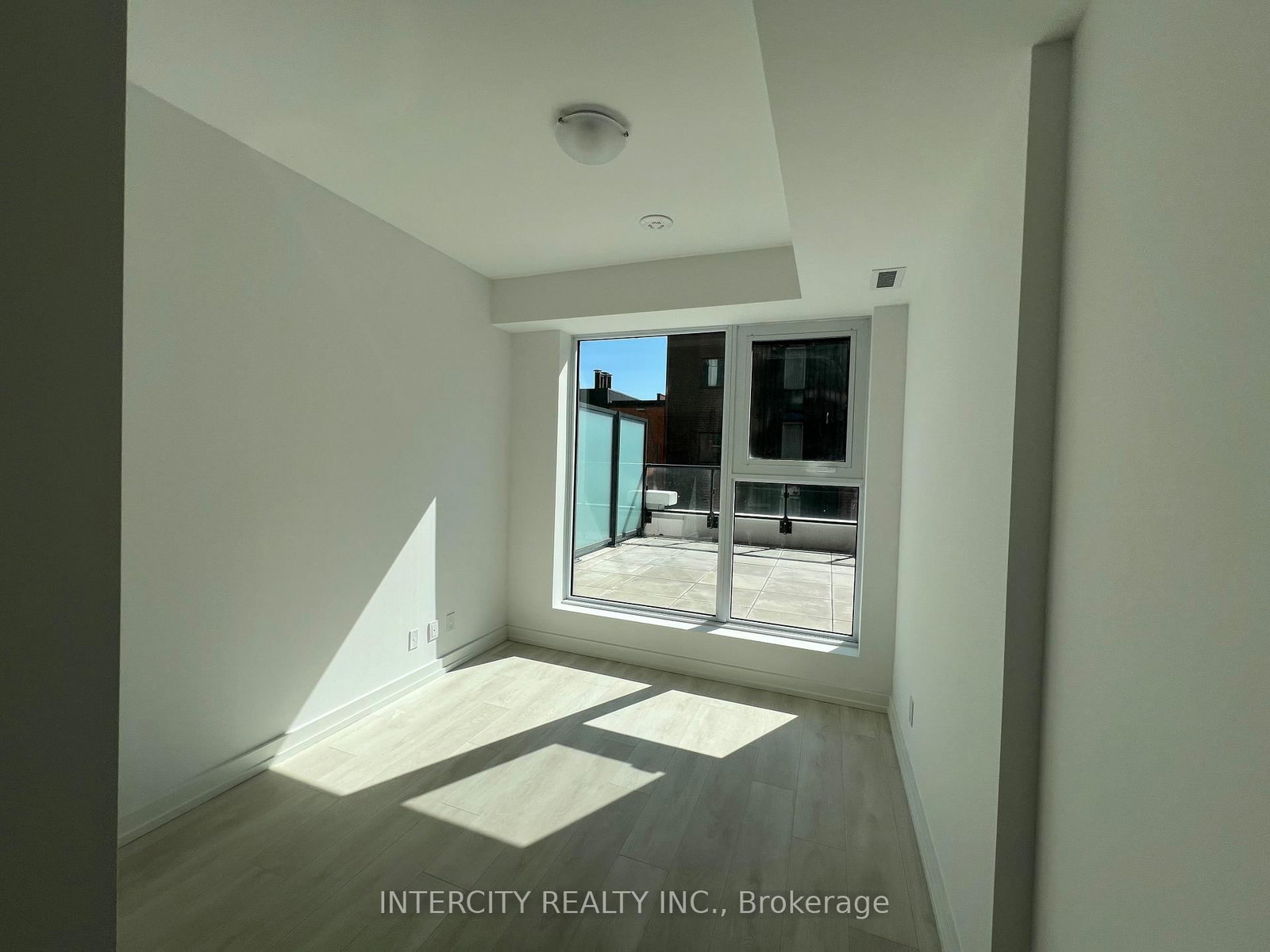 75 James Street S, Unit 312 - Photo 28