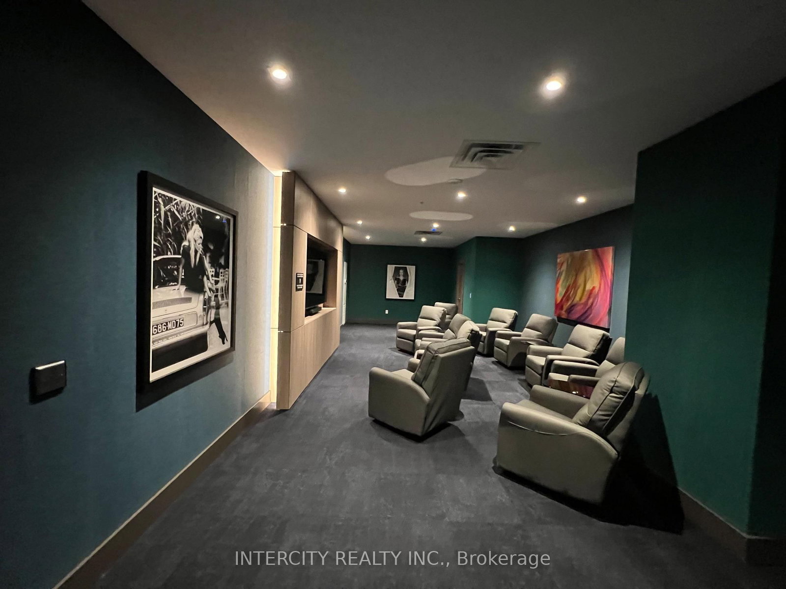 75 James Street S, Unit 312 - Photo 32