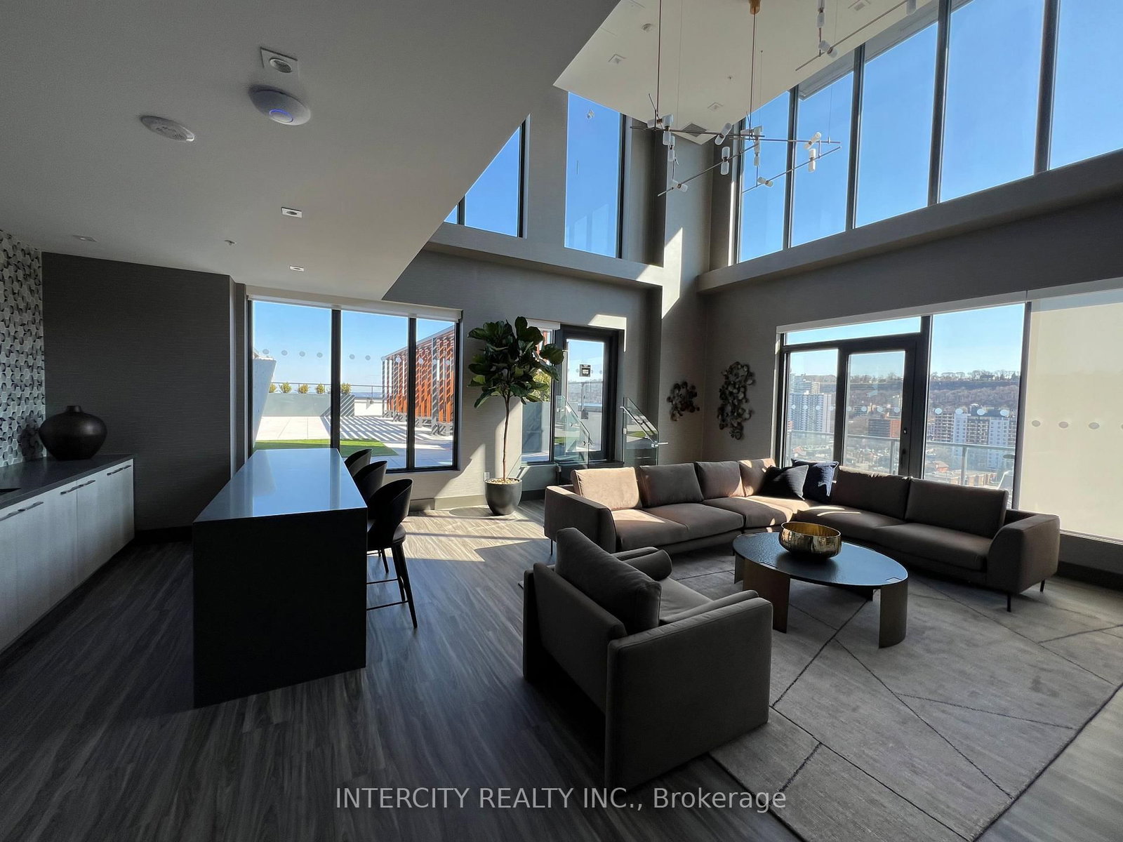 75 James Street S, Unit 312 - Photo 5