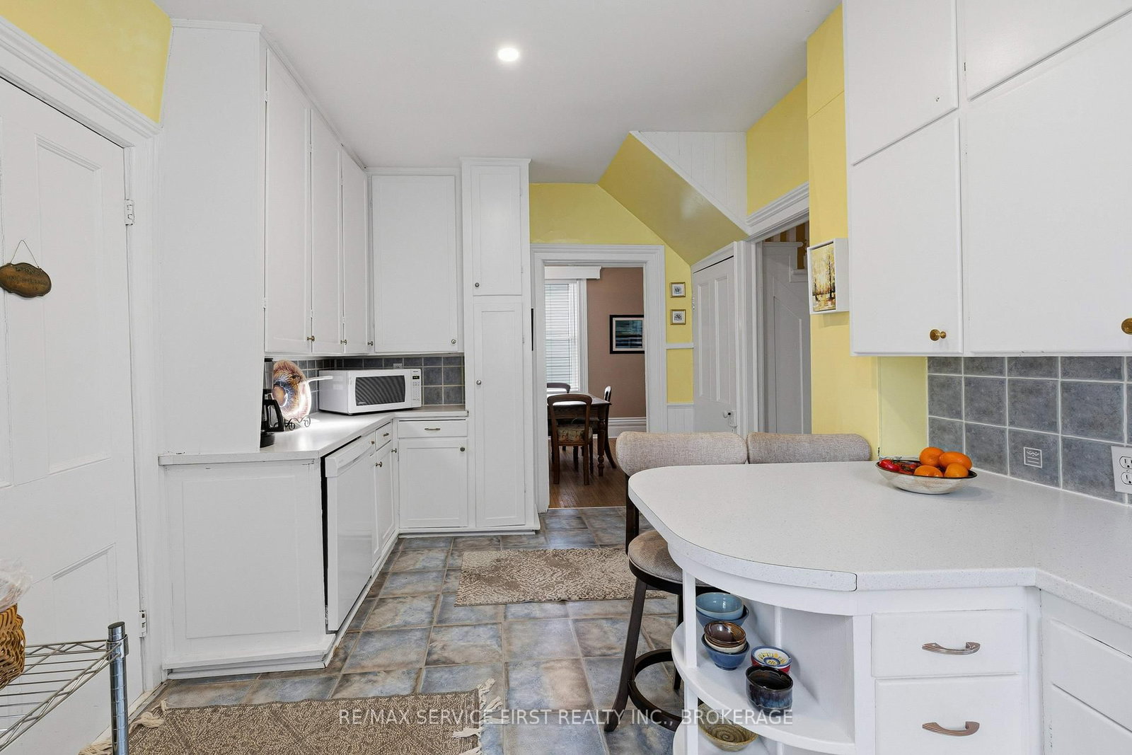 15 Graham Street E - Photo 17