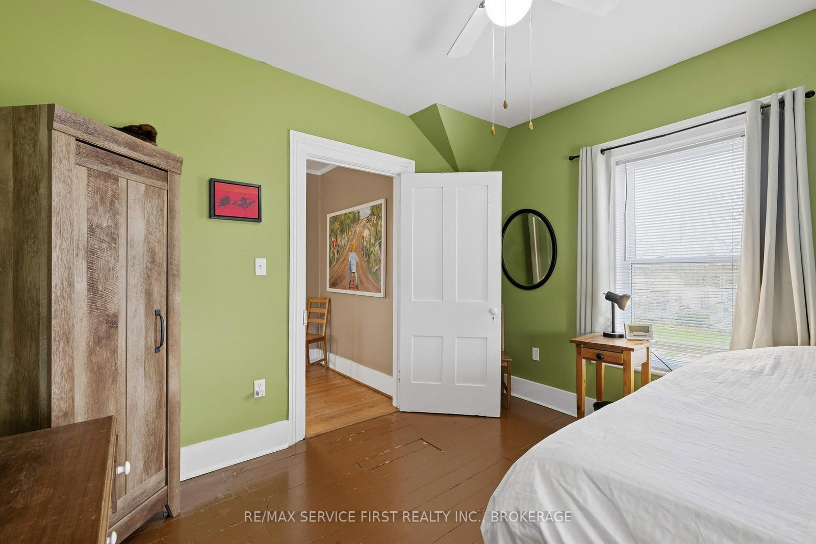 15 Graham Street E - Photo 29