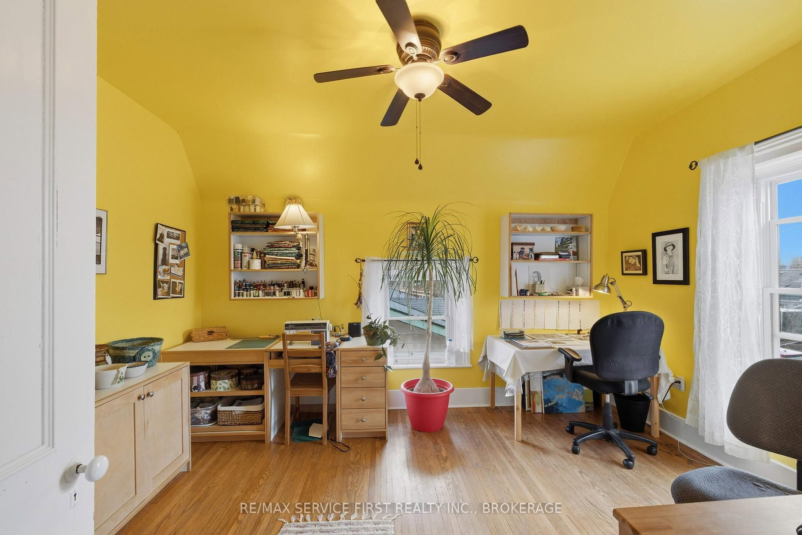 15 Graham Street E - Photo 32