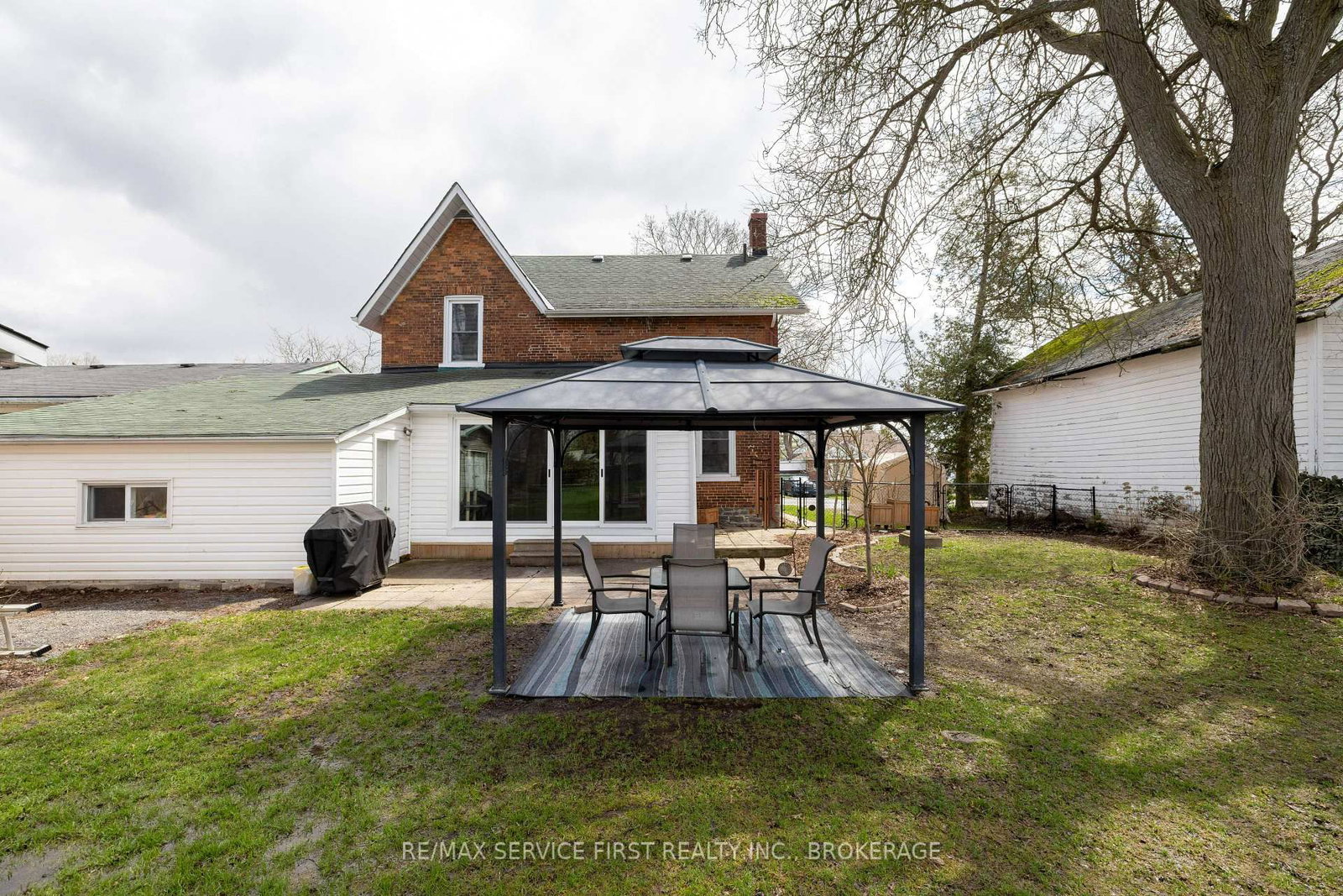 15 Graham Street E - Photo 47