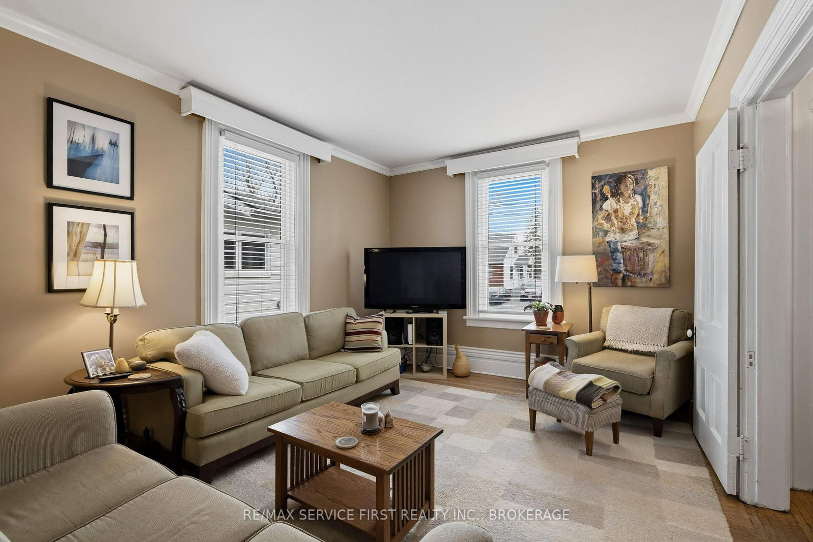 15 Graham Street E - Photo 9