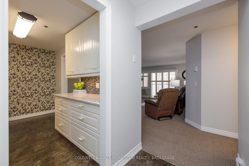 206 - 6 NIAGARA St, Grimsby, L3M 5A4 | Image 3