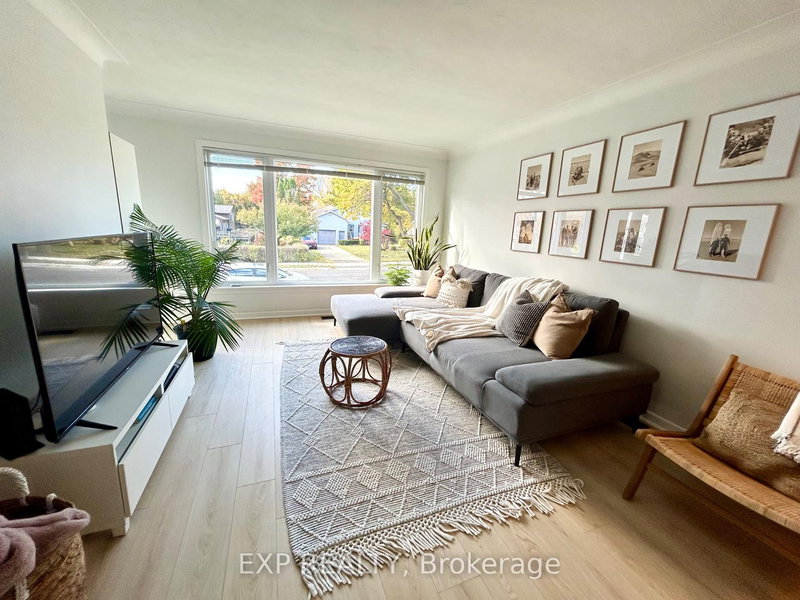 Upper - 23 Homewood Ave, Norfolk, N3Y 2S9 | Image 2