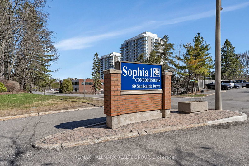 704 - 80 Sandcastle Dr, Ottawa, K2H 9E7 | Image 2