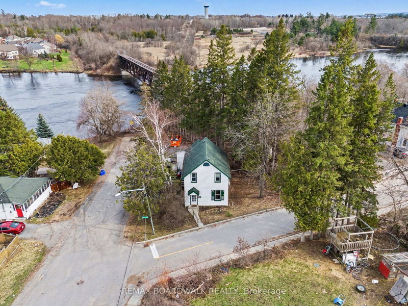 73 Carss St, Arnprior, K7S 2G8 | Image 2