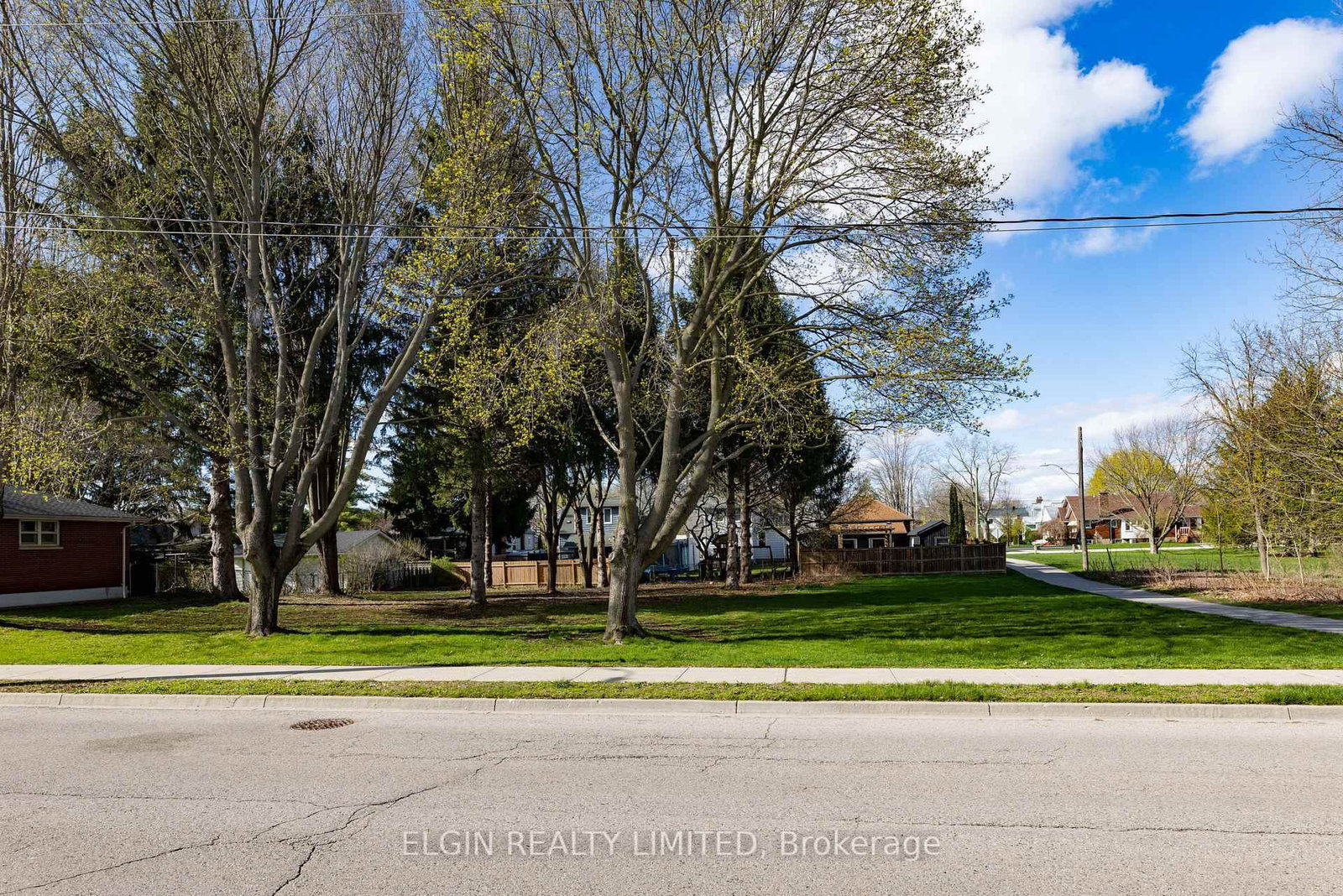 94 Chestnut Street • St. Thomas, ON photo 1