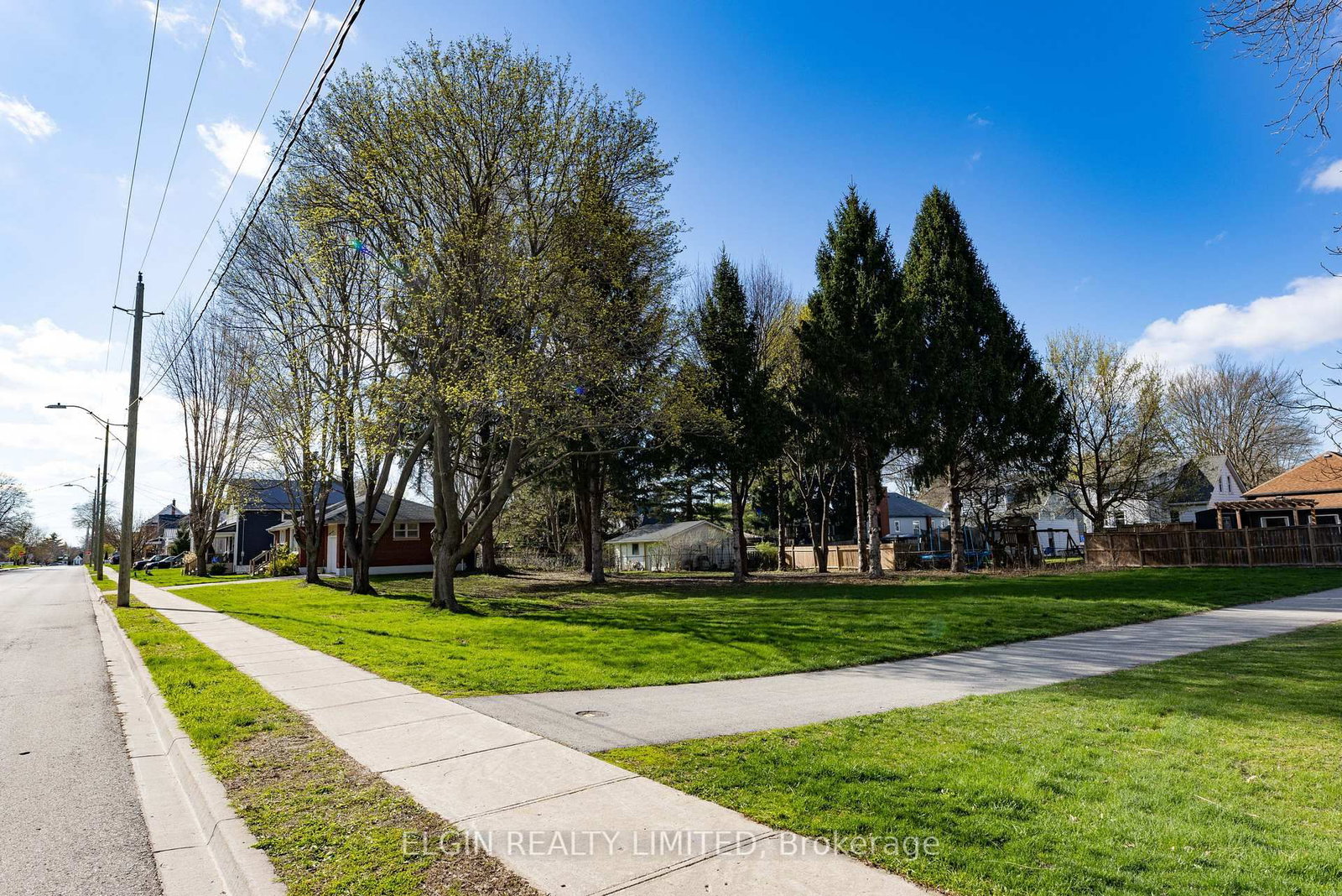 94 Chestnut Street • St. Thomas, ON photo 8