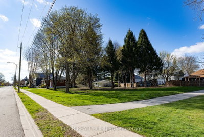 94 Chestnut Street • St. Thomas, ON photo 8