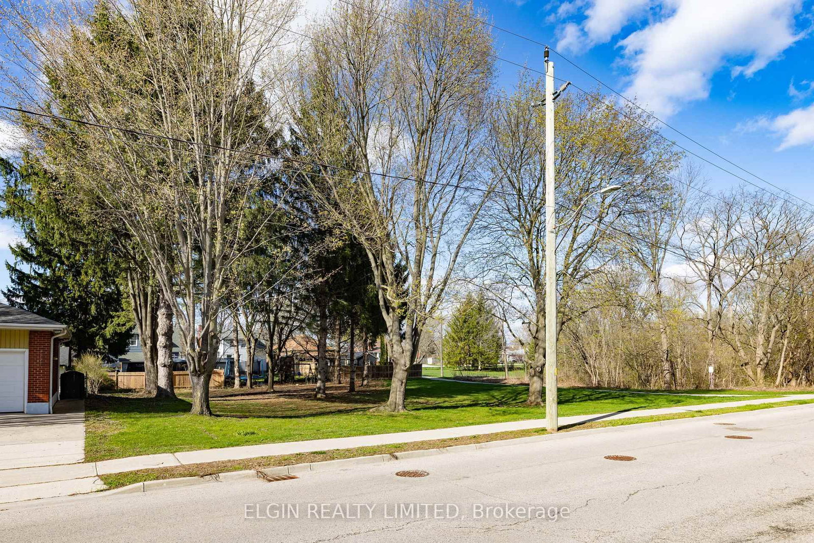 94 Chestnut Street • St. Thomas, ON photo 9
