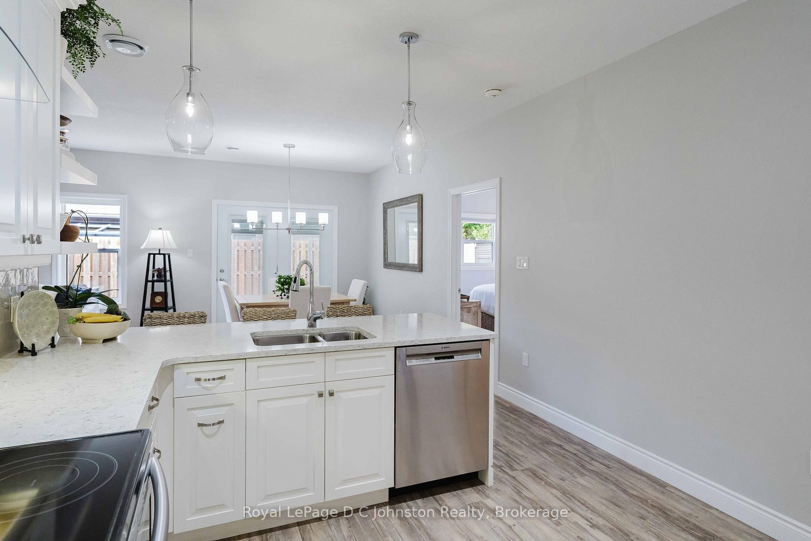 221 S Grenville Street • Saugeen Shores, ON photo 9