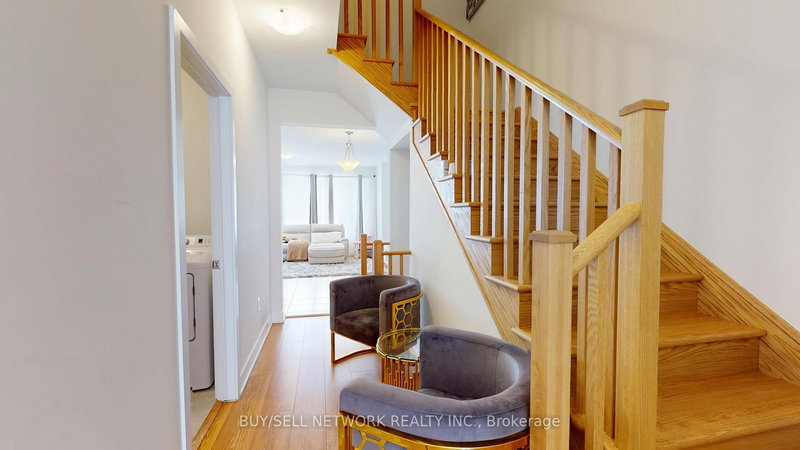 649 Pollock Grve, Peterborough, K9K 0J6 | Image 2