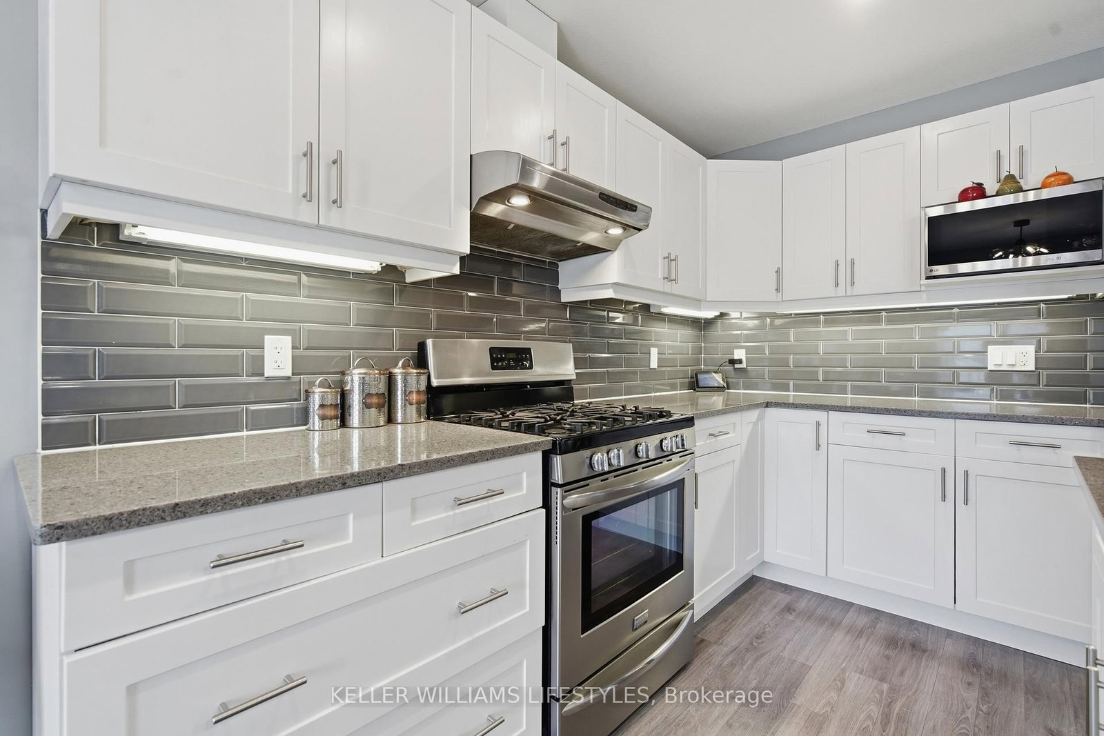 3400 Castle Rock Place, Unit 16 - Photo 17