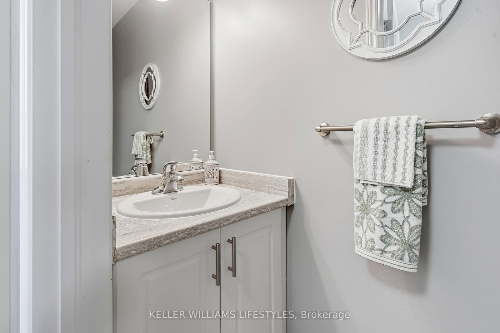 3400 Castle Rock Place, Unit 16 - Photo 7