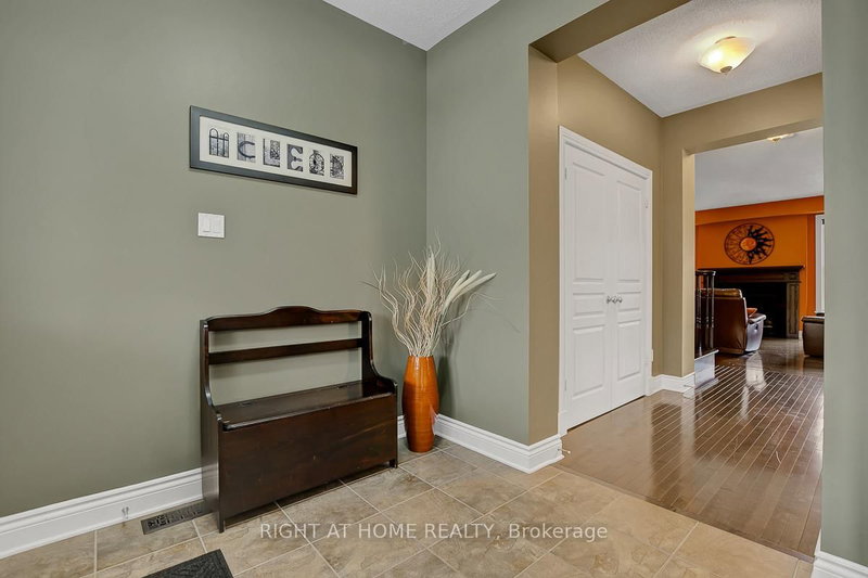 701 Everlasting Cres, Ottawa, K4A 0K2 | Image 3