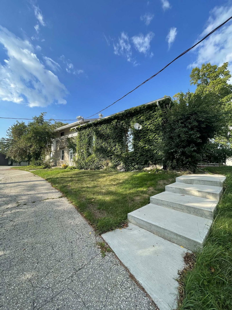 home for lease on 3-245 Speedvale Avenue W