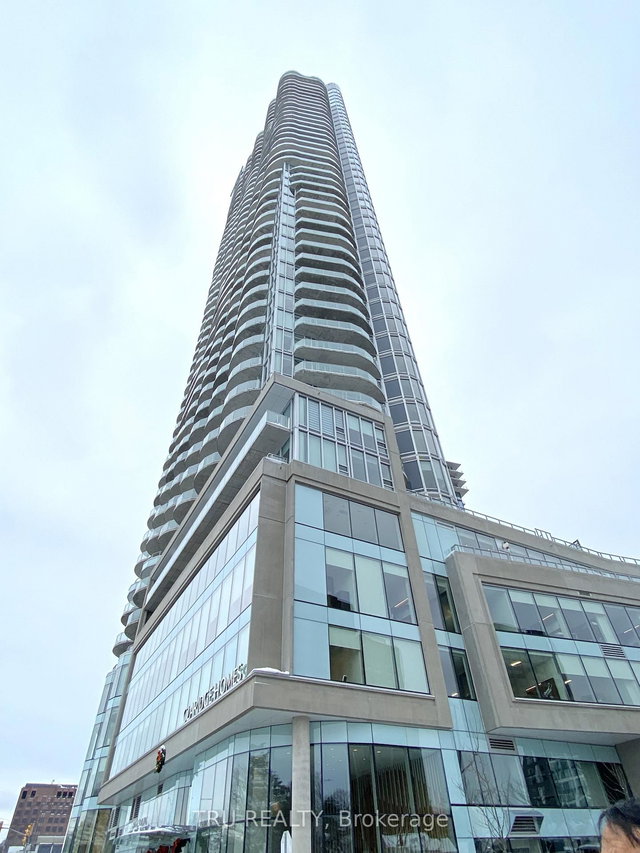 2207 - 805 Carling Avenue