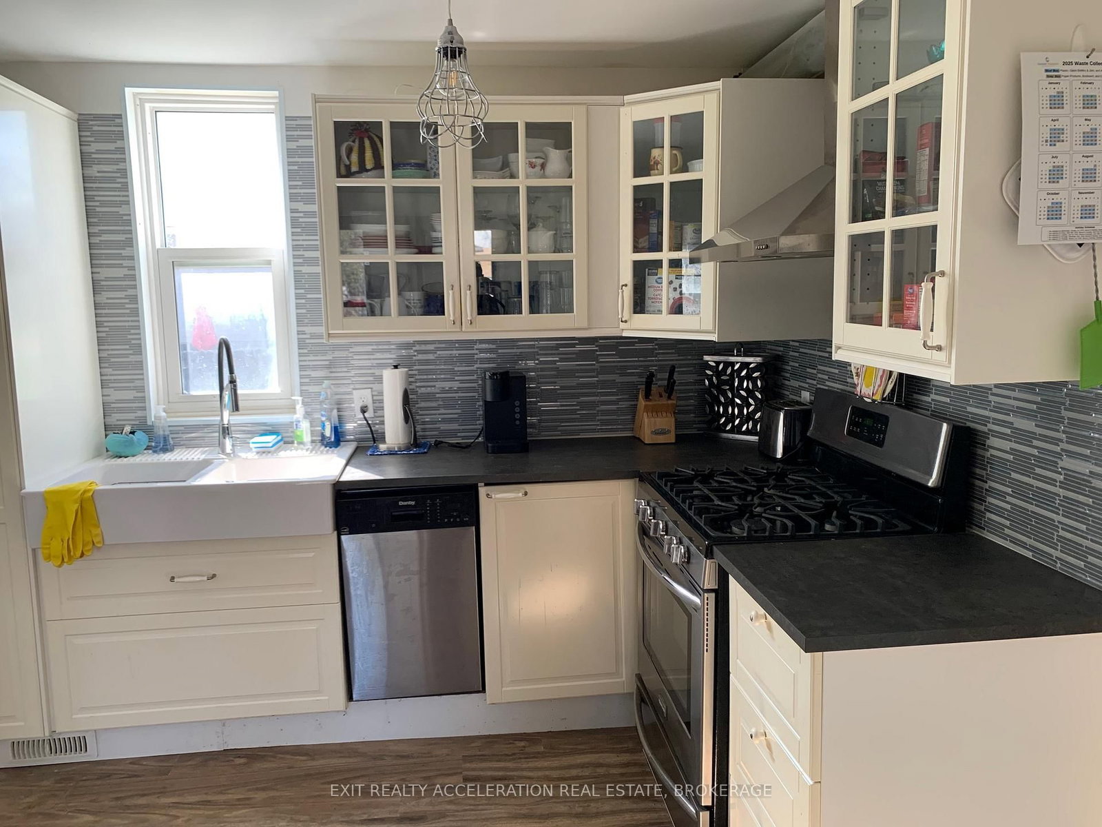 Listing Image 11