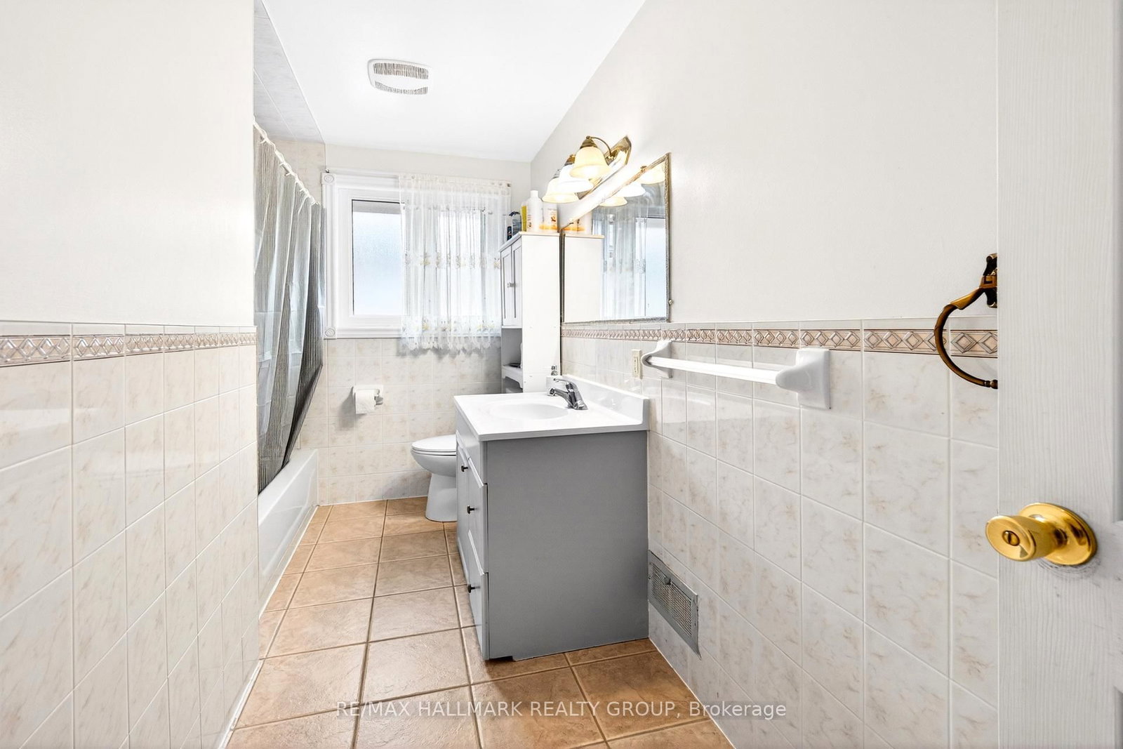 2636 Regina Street, Unit B - Photo 7